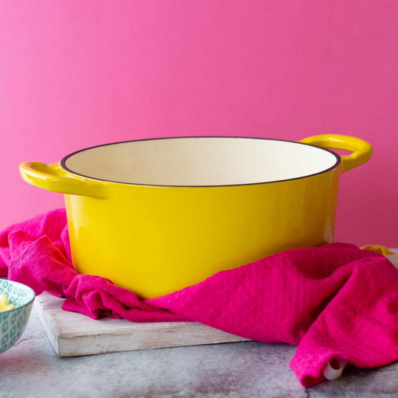 Cast Iron Dutch Oven in Yellow – Biroix